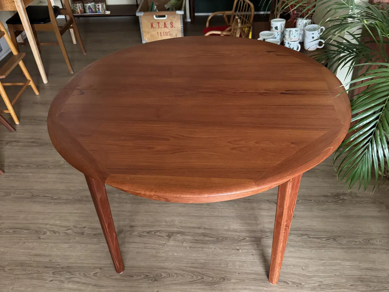 Billede 1 - Rundt teak spisebord m/3 tillægsplader