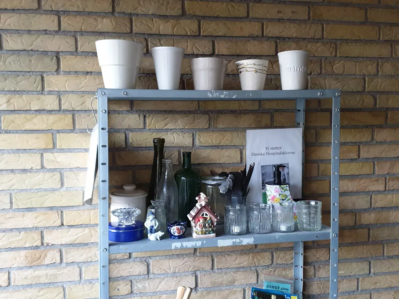 Billede 1 - GRATIS Lopper i carport SE 2 fotos