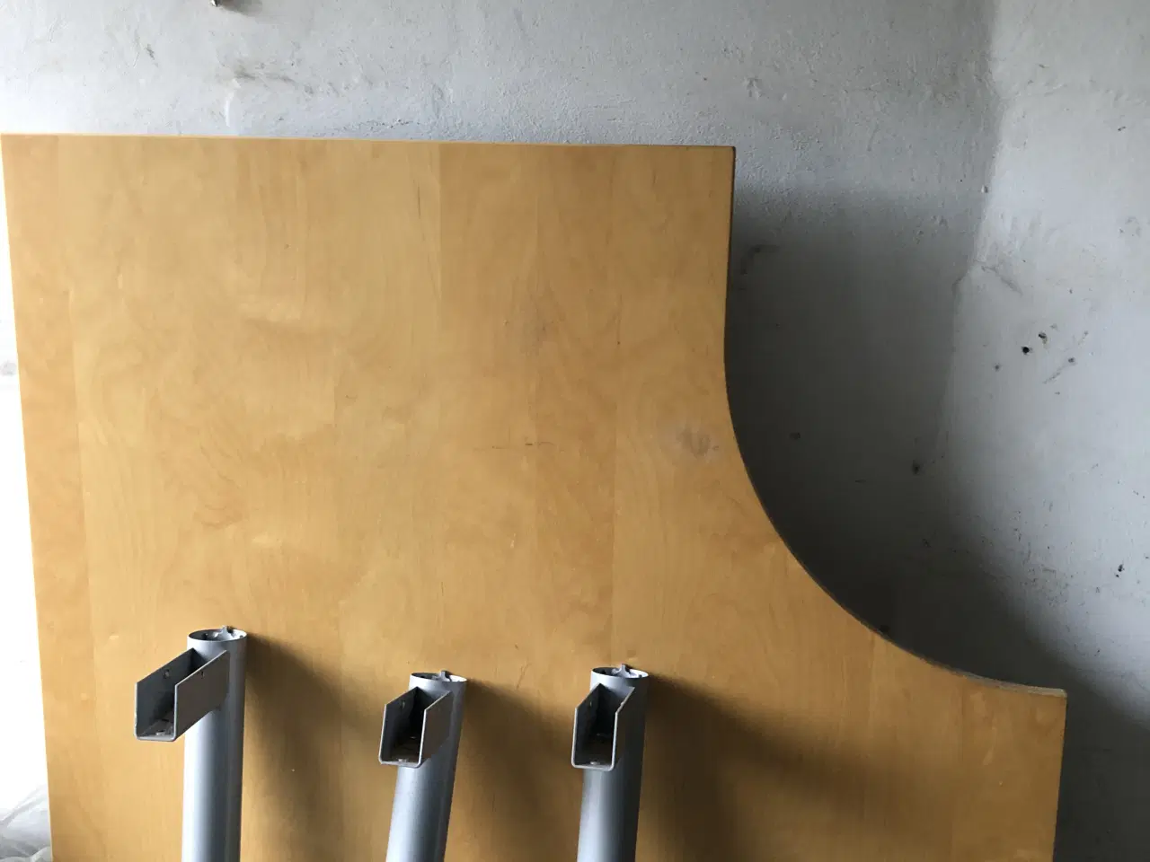 Billede 1 - Ikea skrivebord gives væk