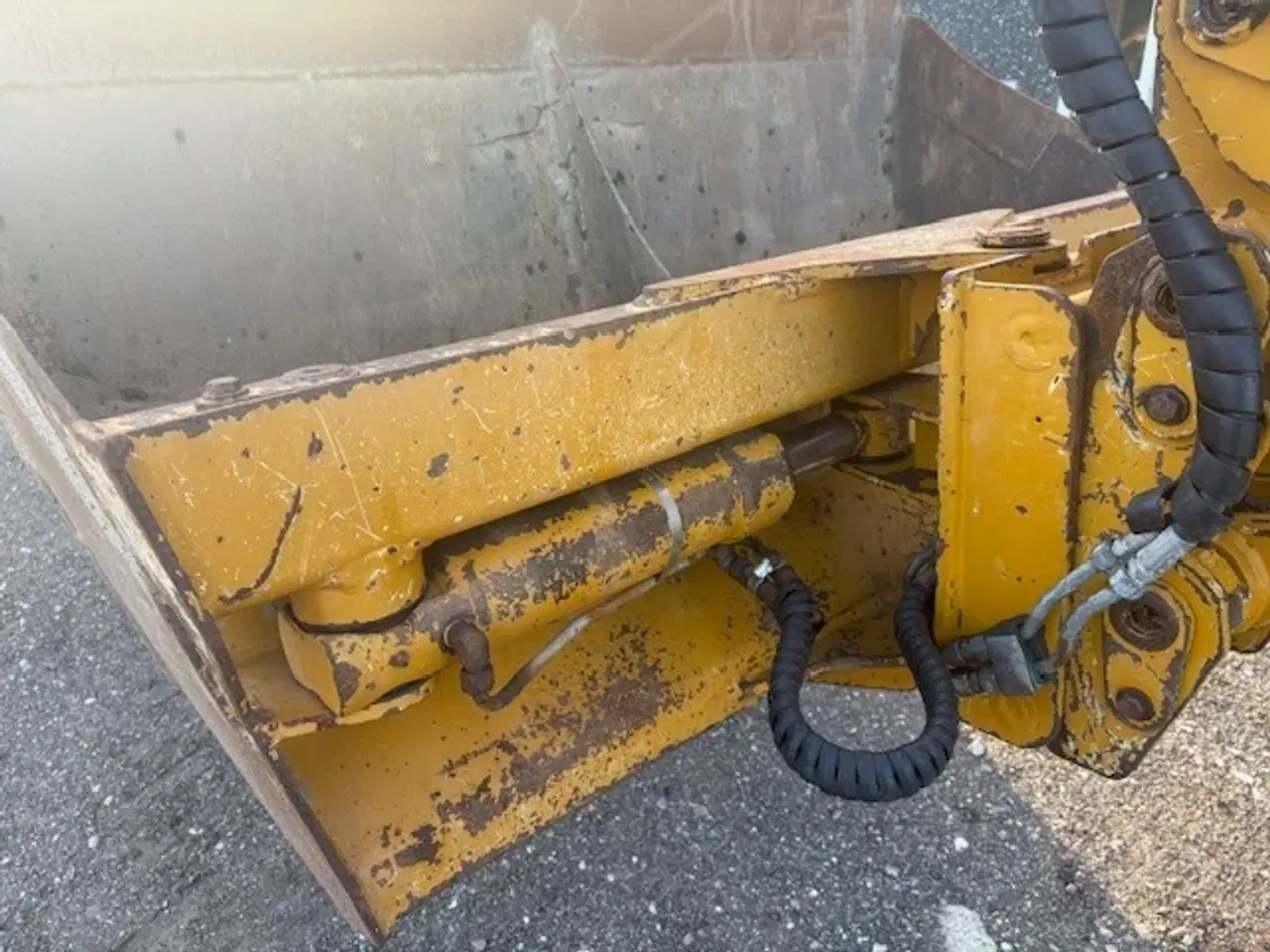 Billede 12 - Hydrema 906D ESD CCENTRALSMØRING, ESD, HYDRAULISK SKIFT FOR OG BAG.