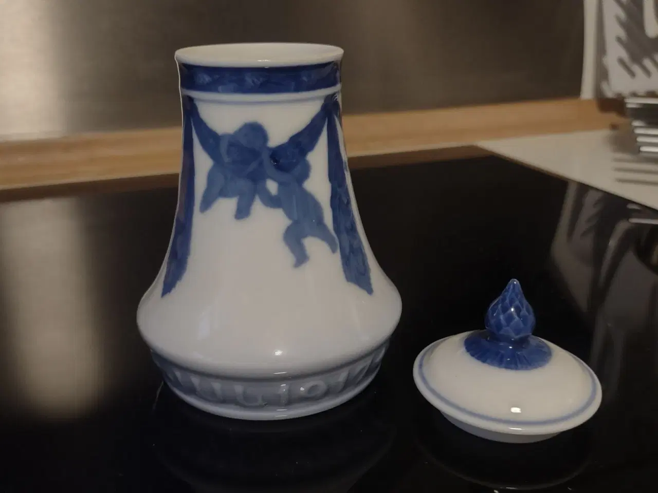 Billede 2 - Porcelæn, Jule-lågvase, Royal Copenhagen