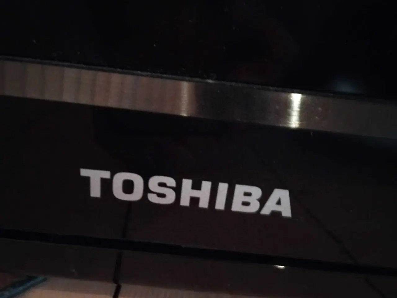 Billede 2 - Toshiba faldskærm 40 tommer