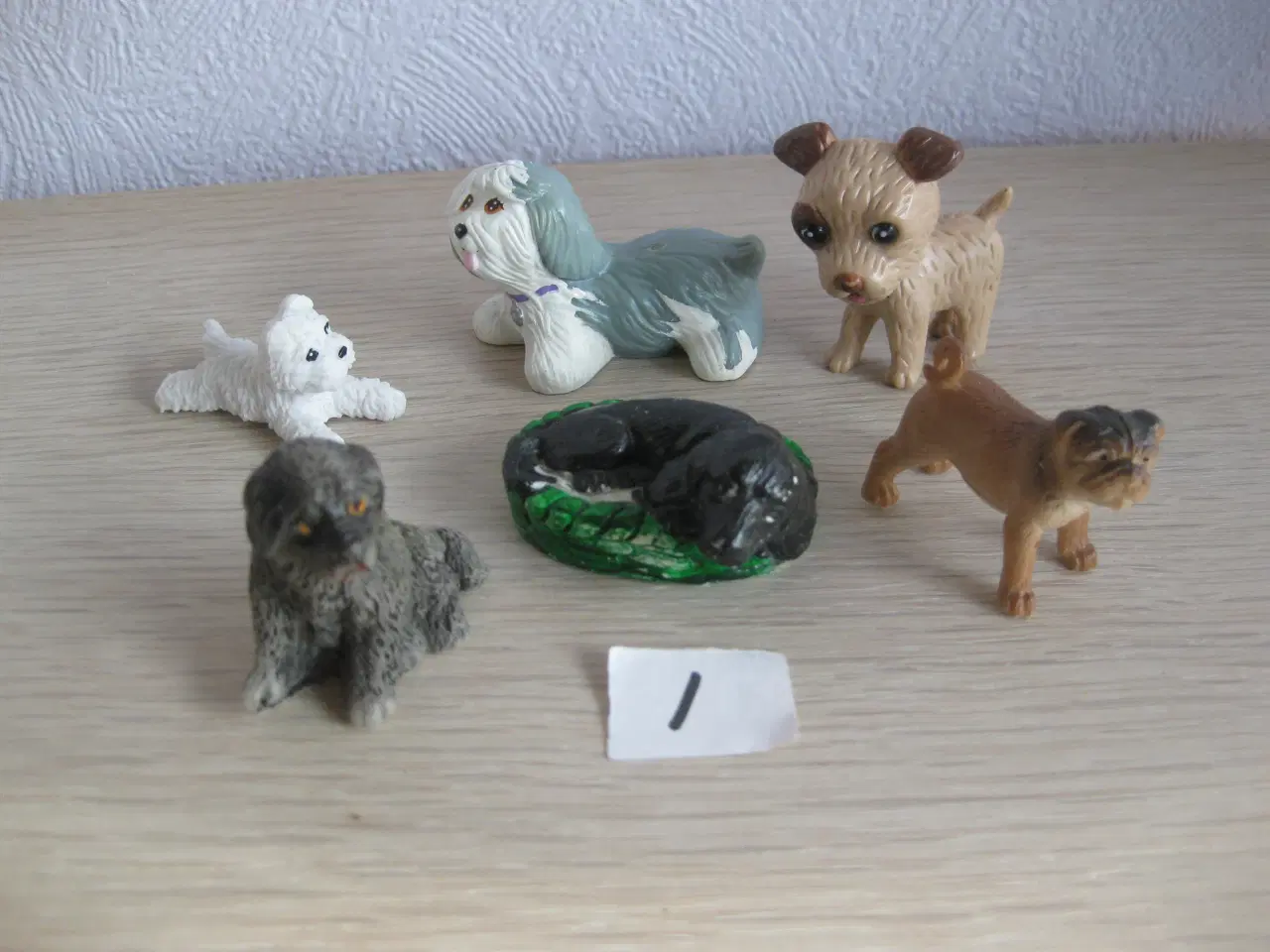 Billede 1 - Små hunde-figurer ( se billeder).