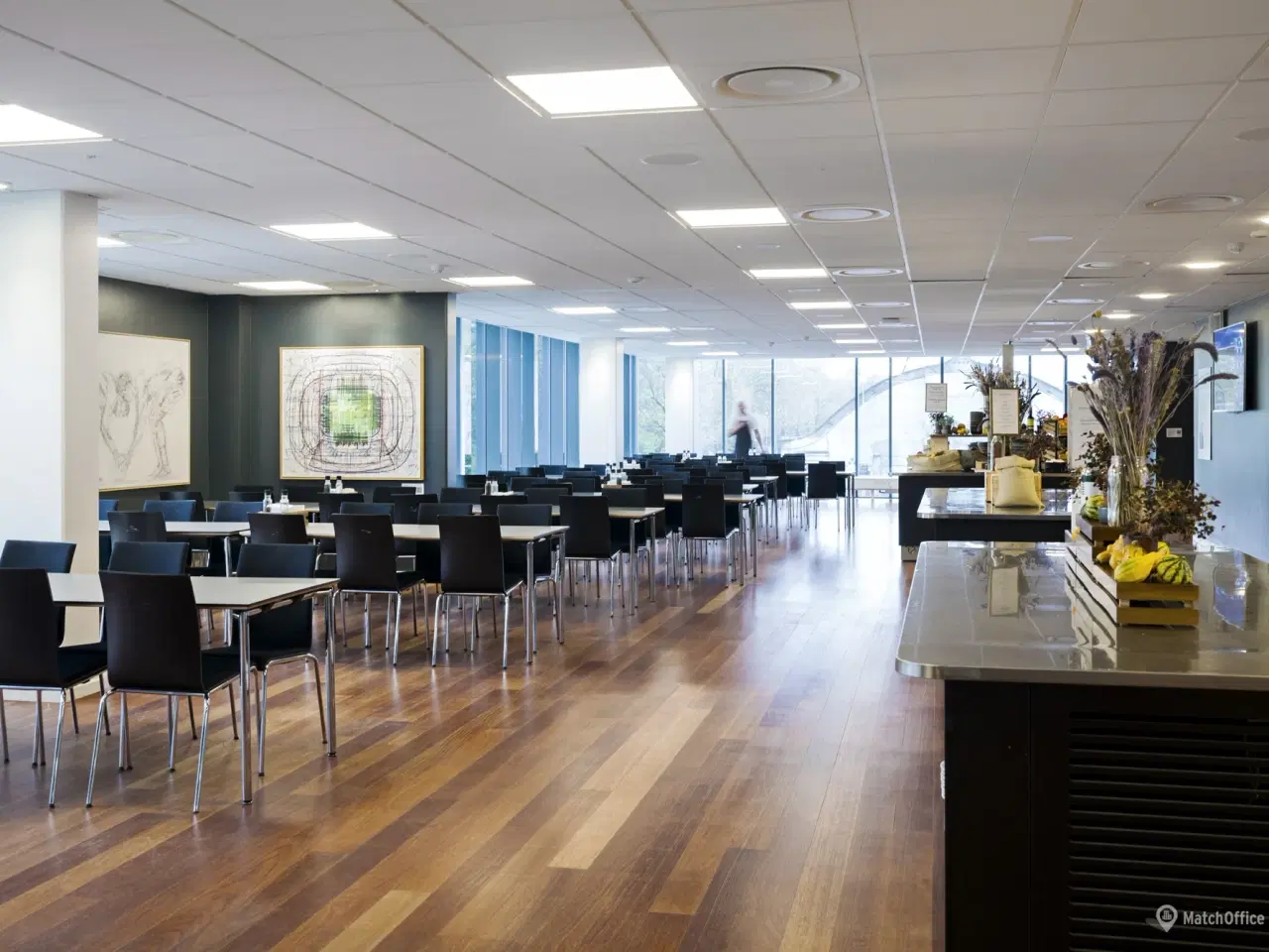 Billede 15 - Med kontor i Parken kan I spille bold med de bedste