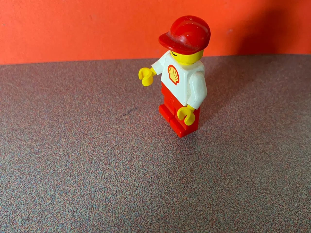 Billede 4 - Lego minifigurer fra omkring 1980 sælges. 