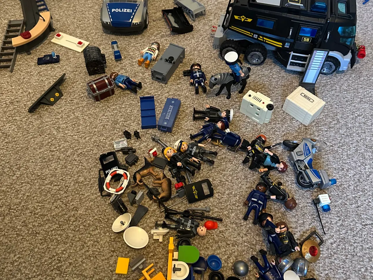 Billede 4 - Playmobil politistation, fængsel, helikopter, Swat