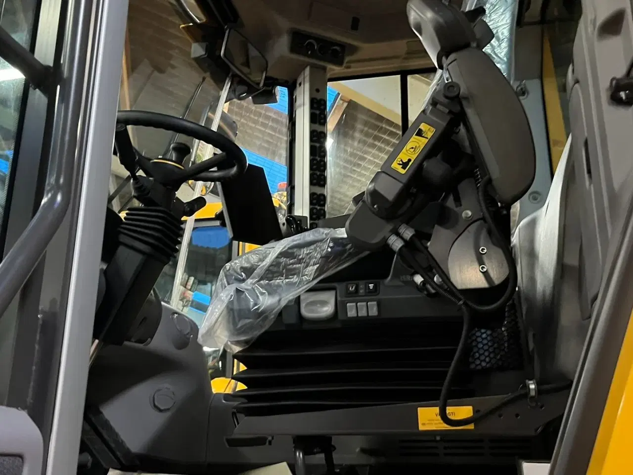 Billede 4 - Volvo L 90H  H2 fabriksny Dansk maskine med masser af udstyr, blan.Co-Pilot & med brede 650/65R25 hjul