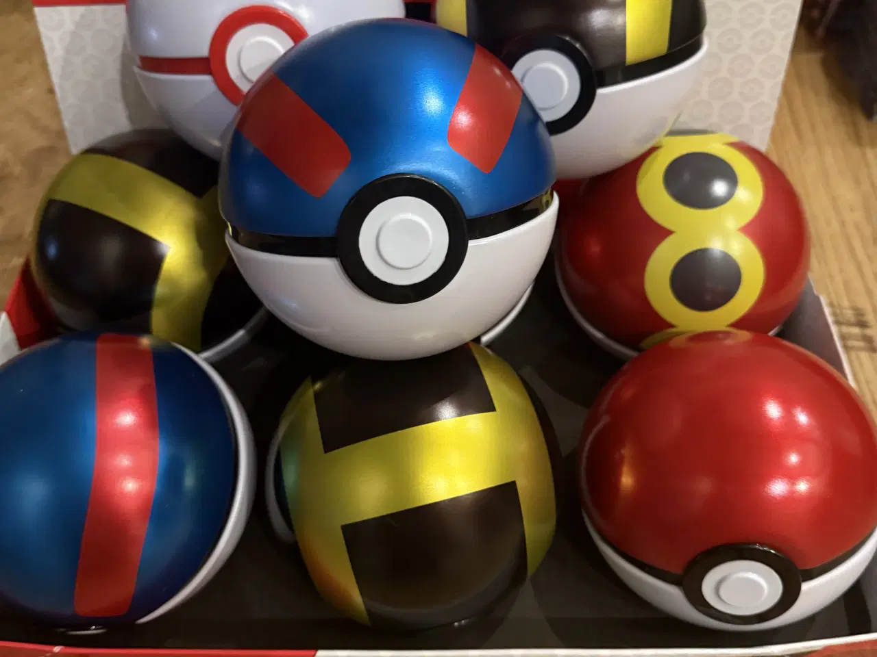 Billede 1 - Pokeball tins m. Tilbehør (uden kort)