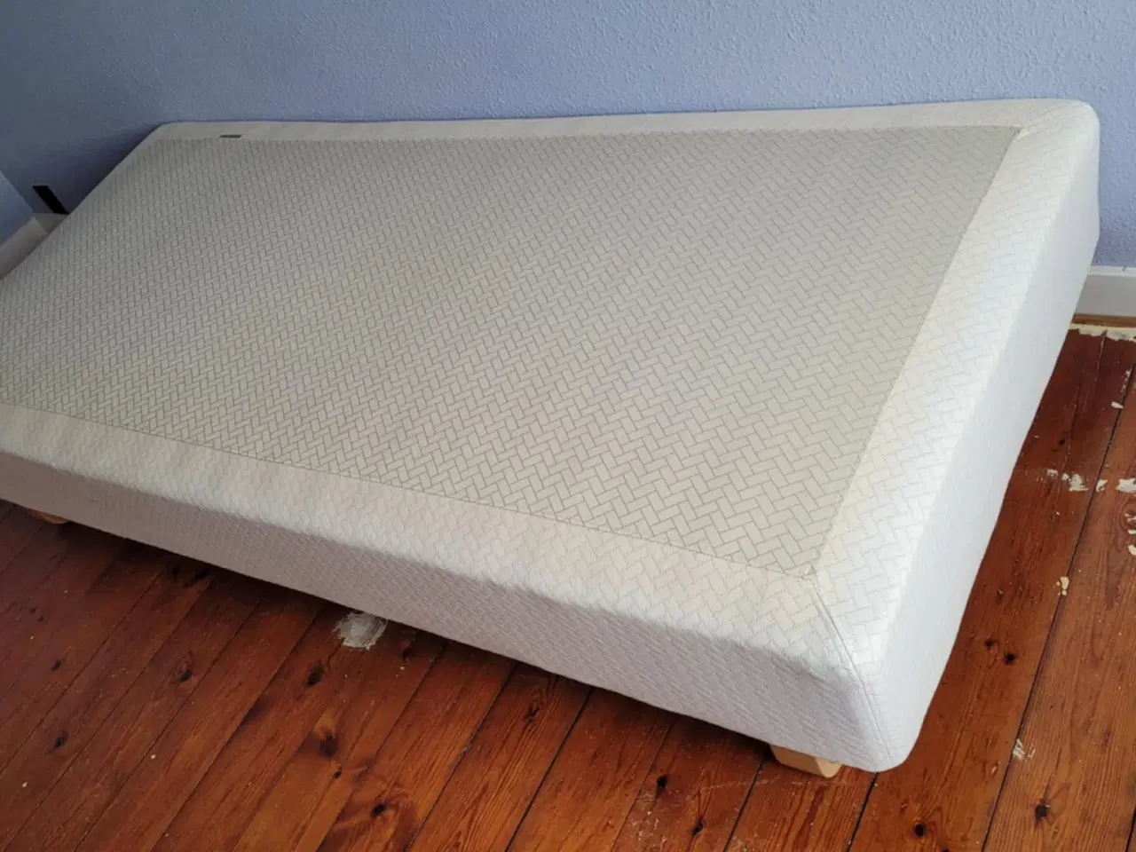 Billede 1 - Seng 200 x 90