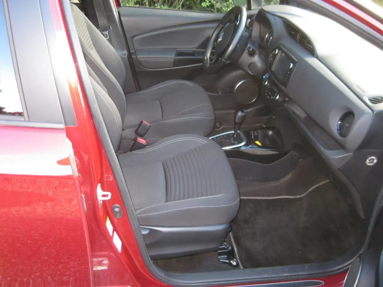 Billede 5 - Toyota Yaris 1,5 Hybrid Spirit E-CVT 100HK 5d Trinl. Gear