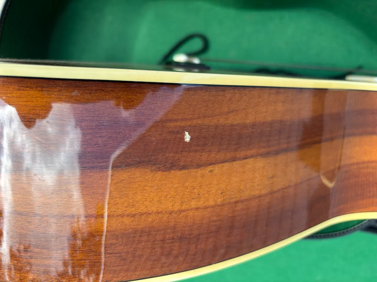 Billede 4 - Yamaha western guitar med kasse