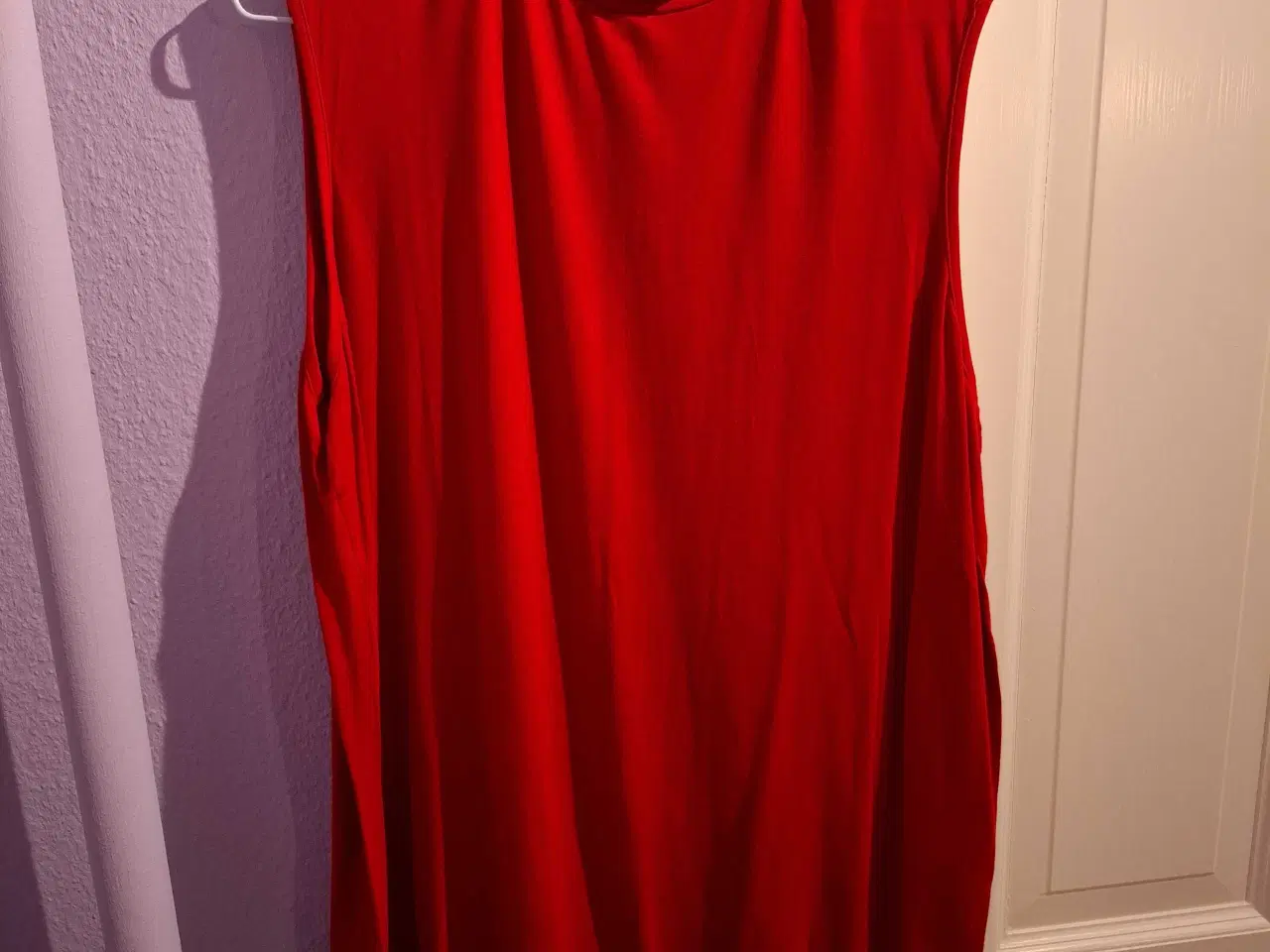 Billede 1 - Flot rød top fra StreetOne