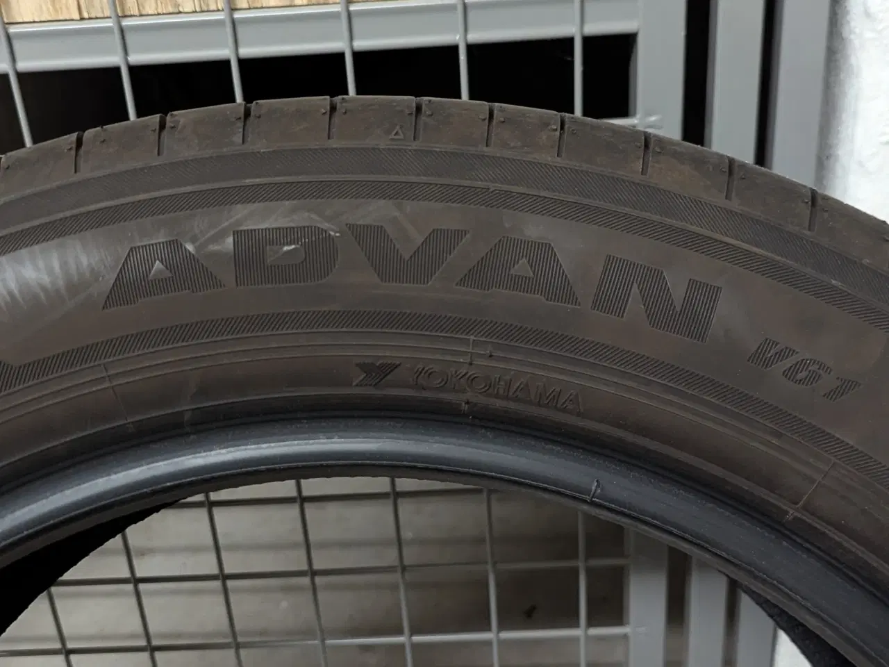 Billede 3 - Sommerdæk Yokohama 225/55 R18