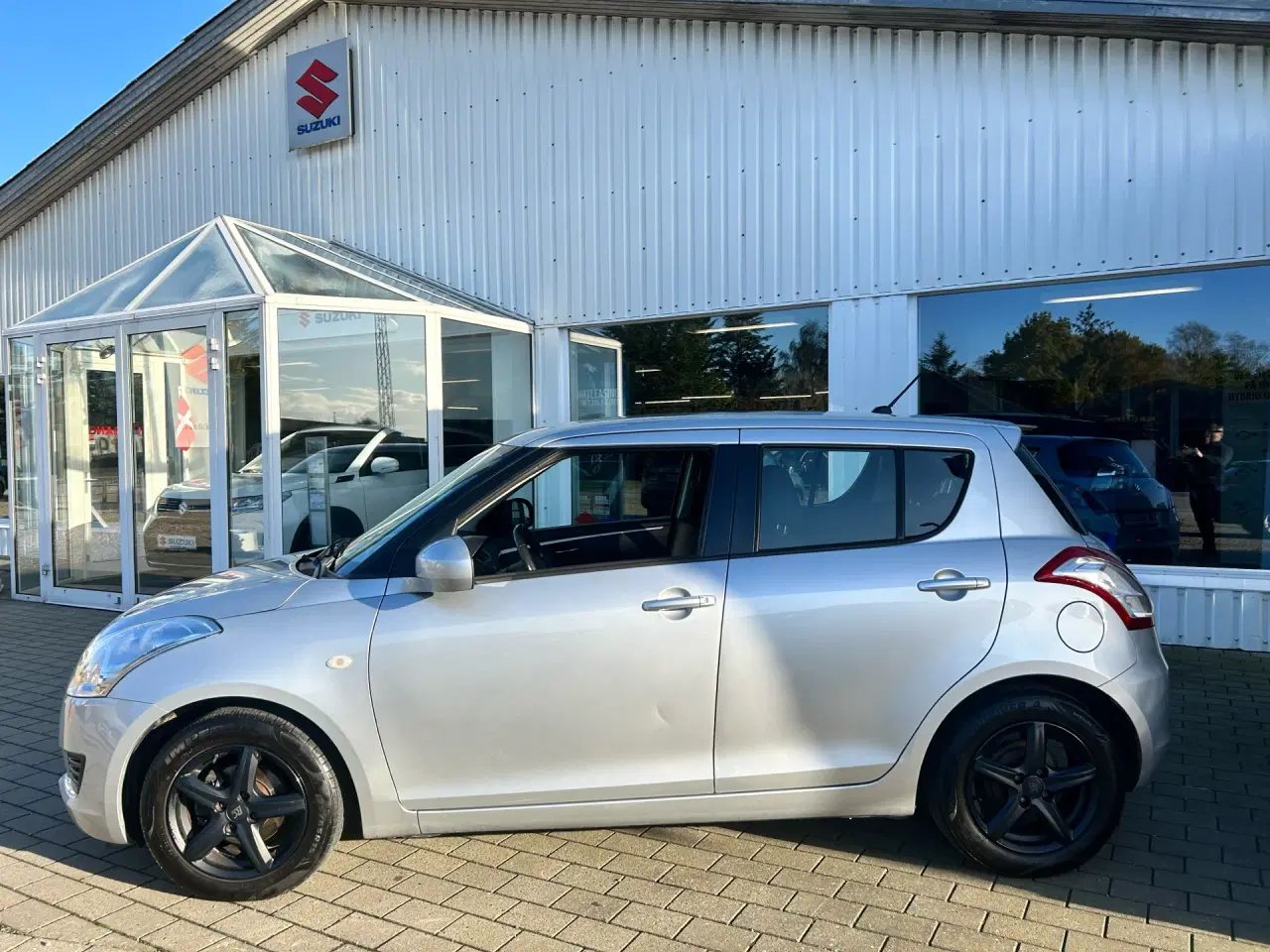 Billede 2 - Suzuki Swift 1,2 16V GL A/C 94HK 5d Aut.