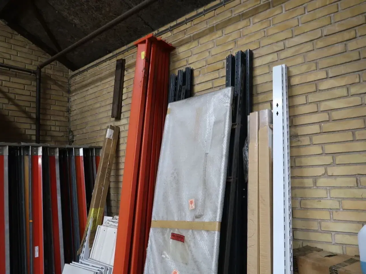 Billede 3 - 4 fag pallereoler uden indhold samt vanger m.v.