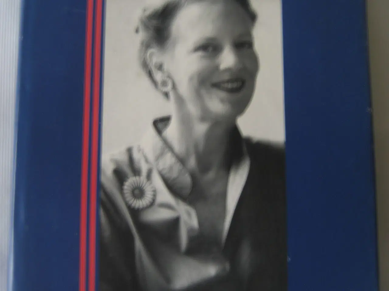 Billede 4 - 4 spændende bøger om dronning Margrethe