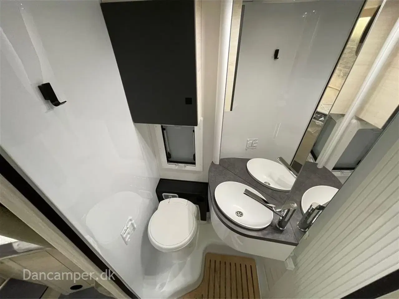 Billede 27 - 2024 - Chausson Titanium 627 ULTIMATE   Enkeltsenge + hæve-/sænkeseng, 5 selepladser, 4 sovepladser med mulighed for 5, 170Hk Aut,, Artic pakke, meget udstyr