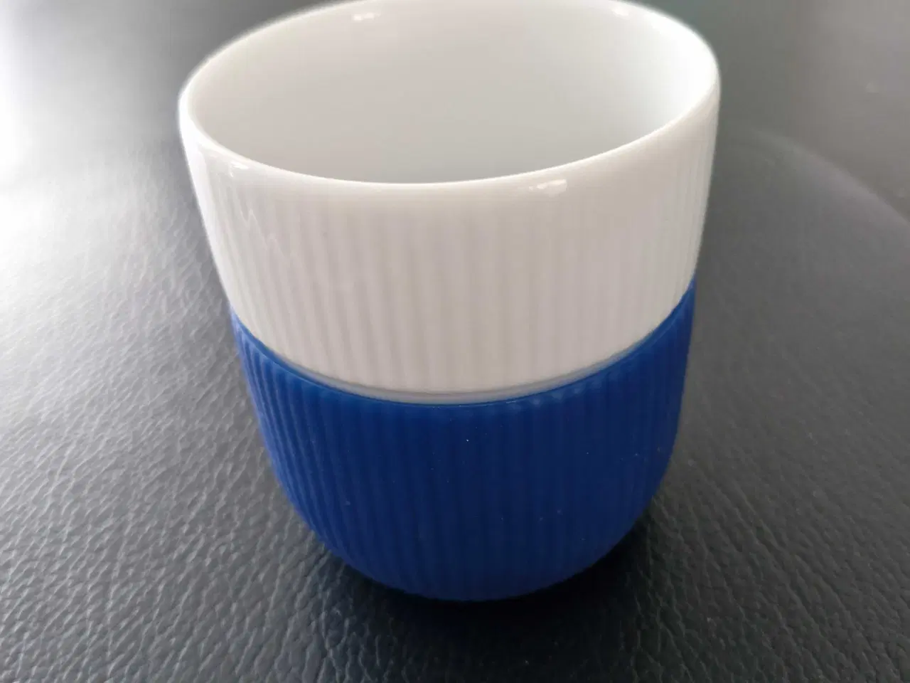 Billede 1 - Royal Copenhagen krus med gummi