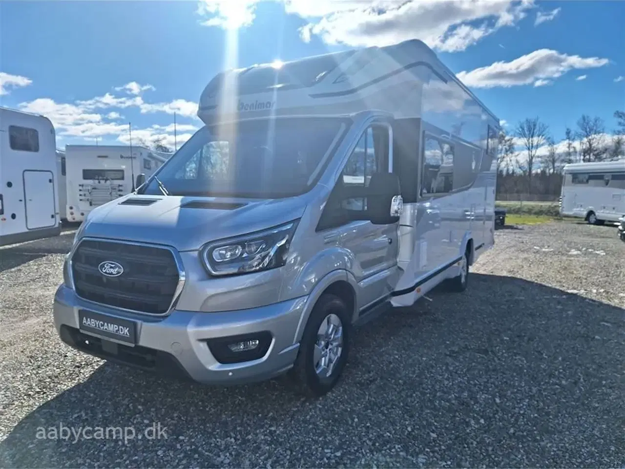 Billede 3 - 2025 - Benimar Tessoro 444   Rummelig top udstyret Camper