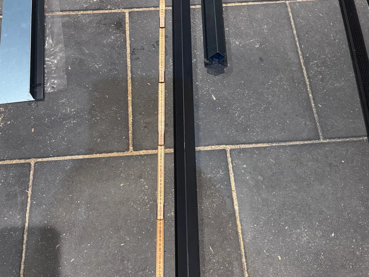 Billede 8 - Isolering, alu profiler, skruer