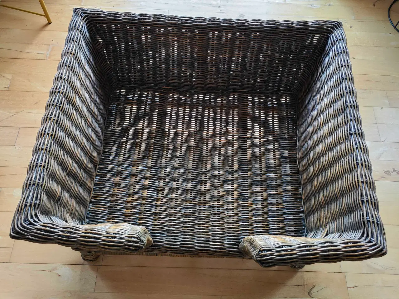 Billede 2 - Hundekurv i flet.