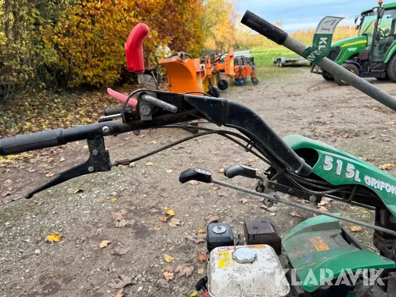 Billede 9 - Redskabsbærer med kost og sneplov Ferrari 515L grifon