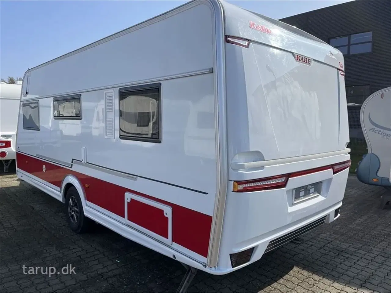 Billede 3 - 2015 - Kabe Royal 560 XL   Fastmonteret markise Thule 9200 4 meter, rundsiddegruppe i lyst skind, ALDE centralvarme, vandbåren gulvvarme, microbølgeovn, fransk dobbeltseng