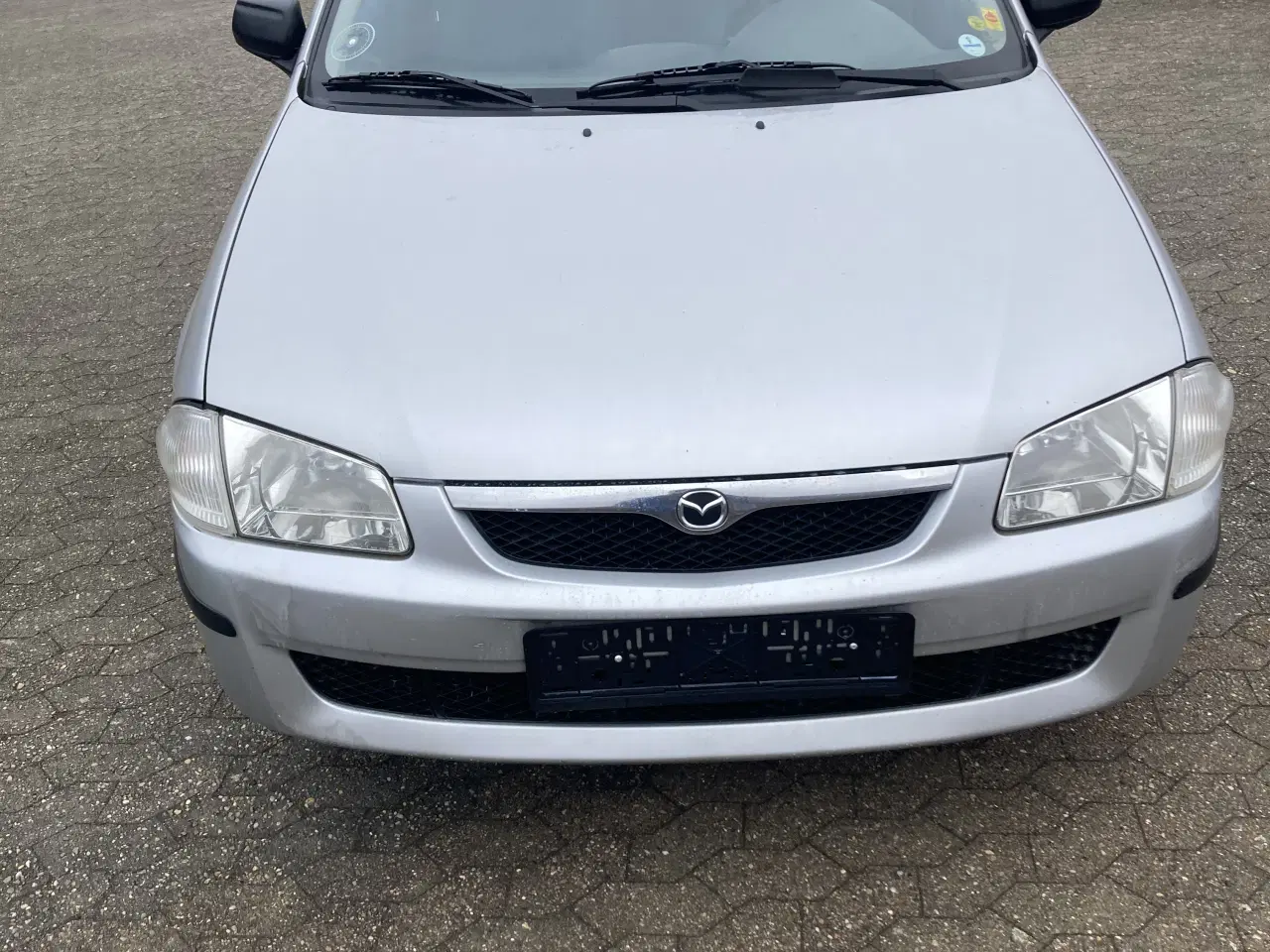 Billede 1 - Mazda 323 F nysynet