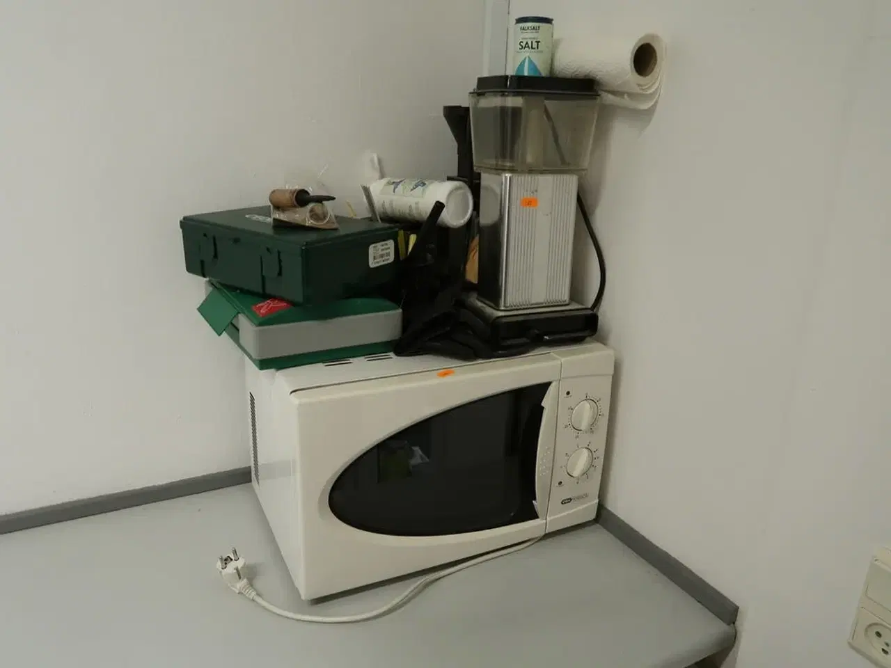 Billede 1 - Mikrobølgeovn samt kaffemaskine MOCCAMASTER