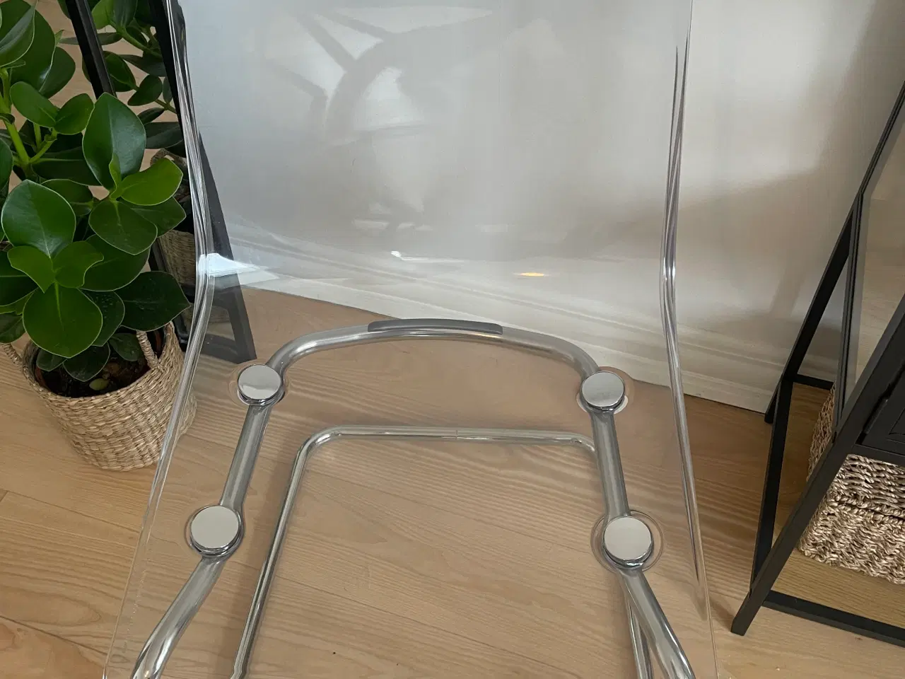 Billede 2 - IKEA transparent stol 