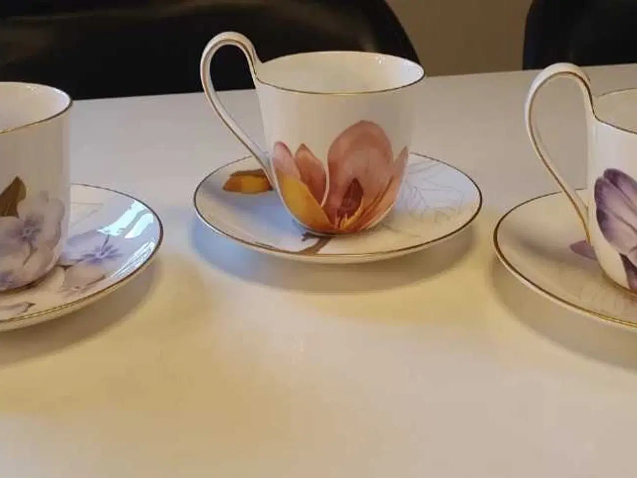 Billede 2 - Royal Copenhagen Flora danica Tekop med underkop 3