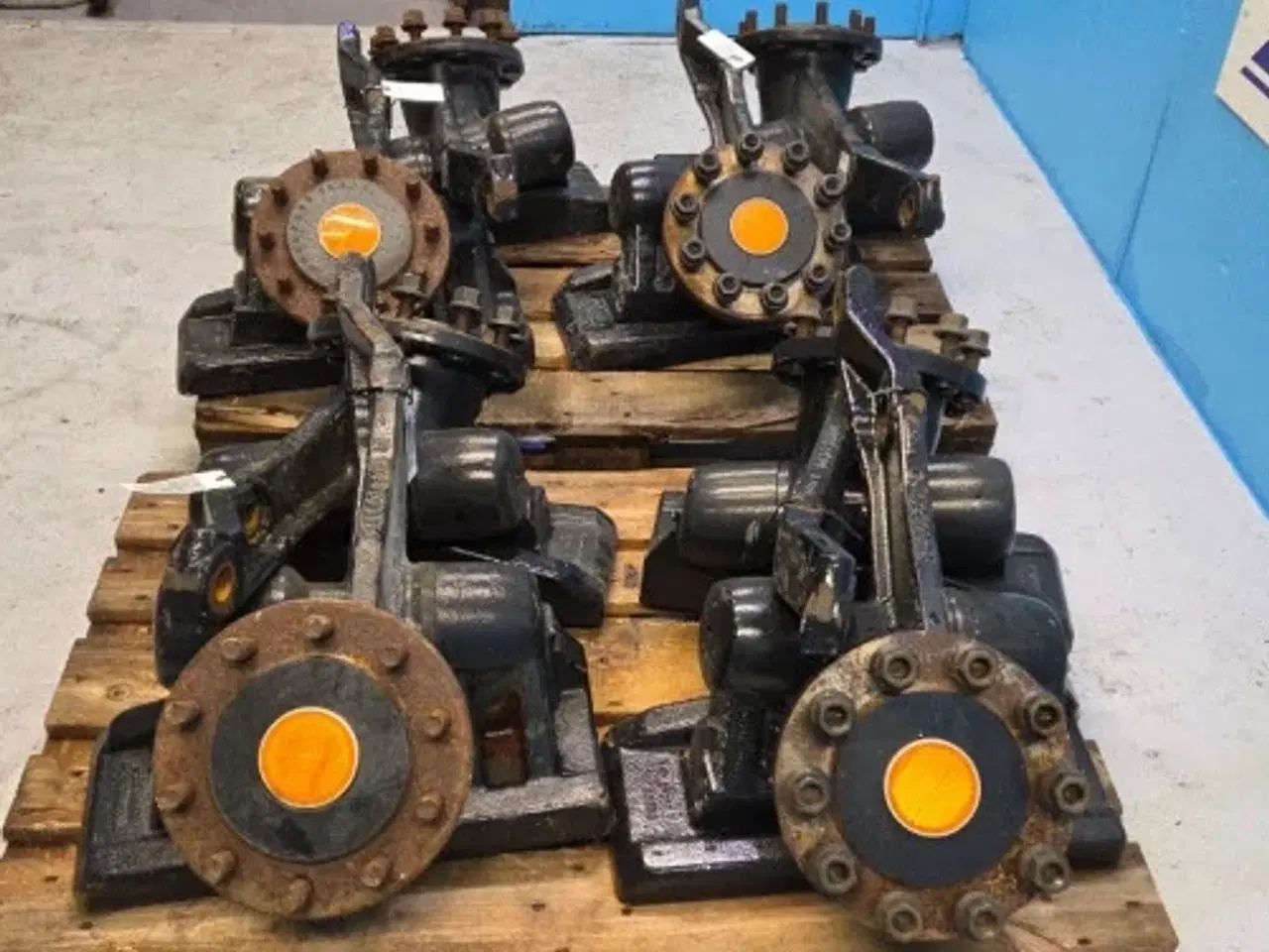 Billede 11 - New Holland CR10.90 Spindel L.  84446945 (8 Stk)