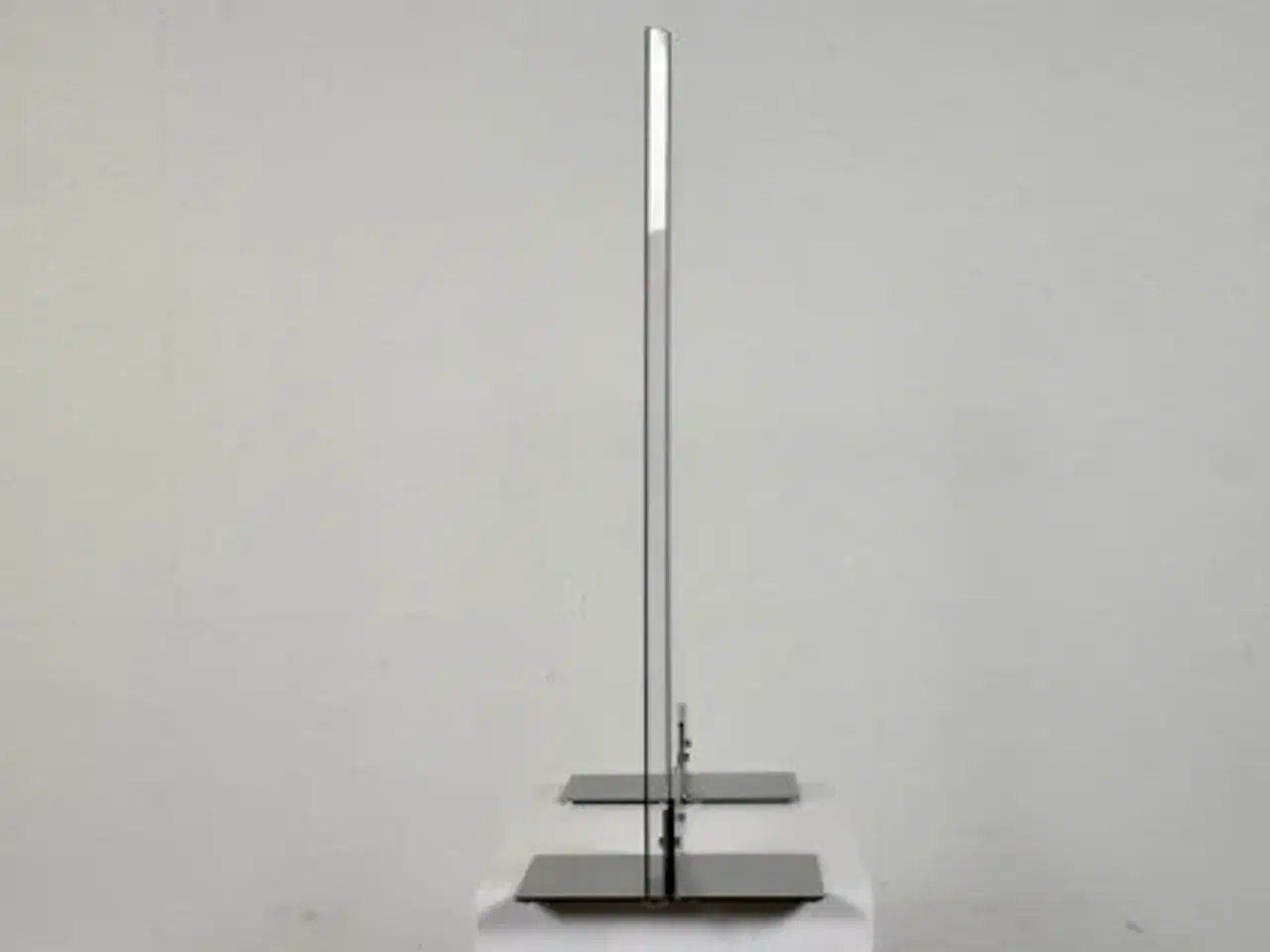 Billede 2 - Gennemsigtig bordskærm med to fødder