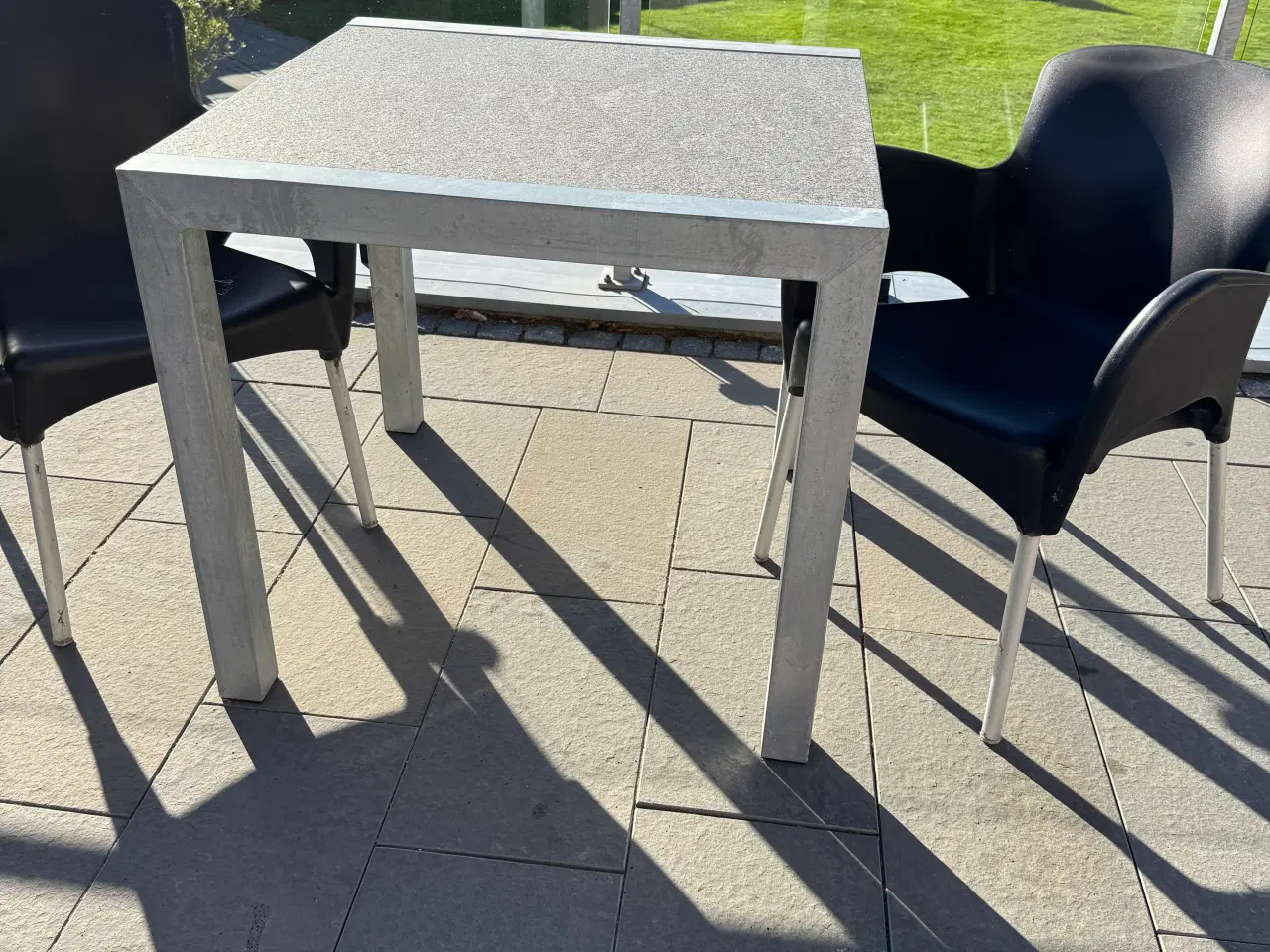 Billede 4 - Havebord i granit 