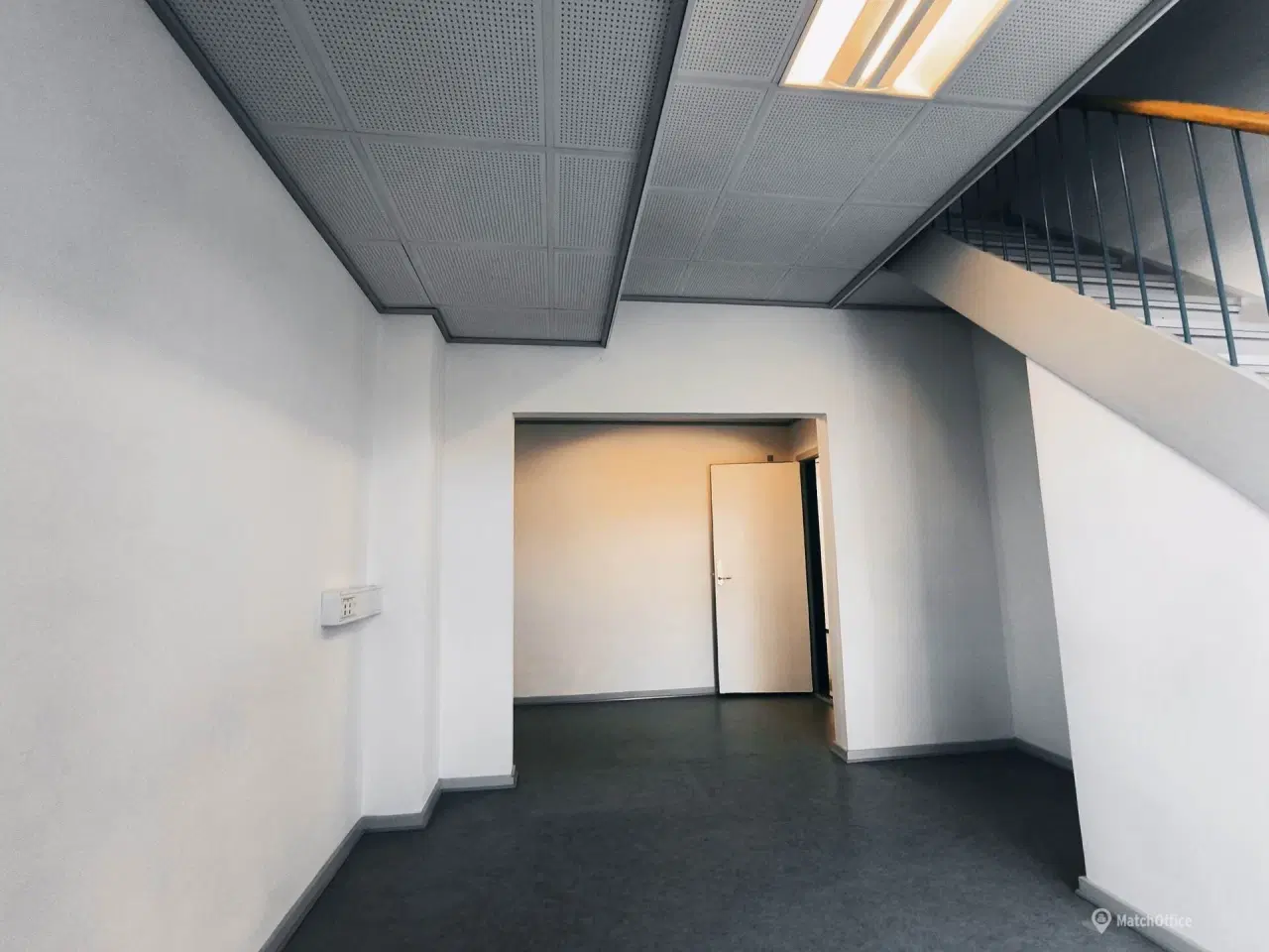 Billede 3 - 197m2 Kontorlejemål I Stueplan. egen indgang og parkeringsplads.