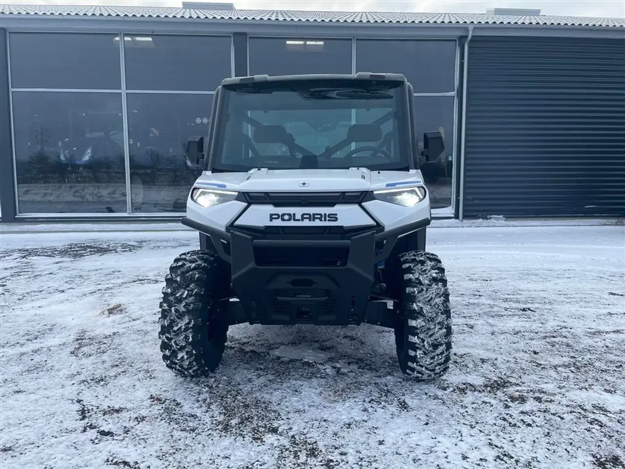 Billede 2 - Polaris Ranger Kinetic EV T3B 60 km/t traktor. Inkl Lukket kabine med varme