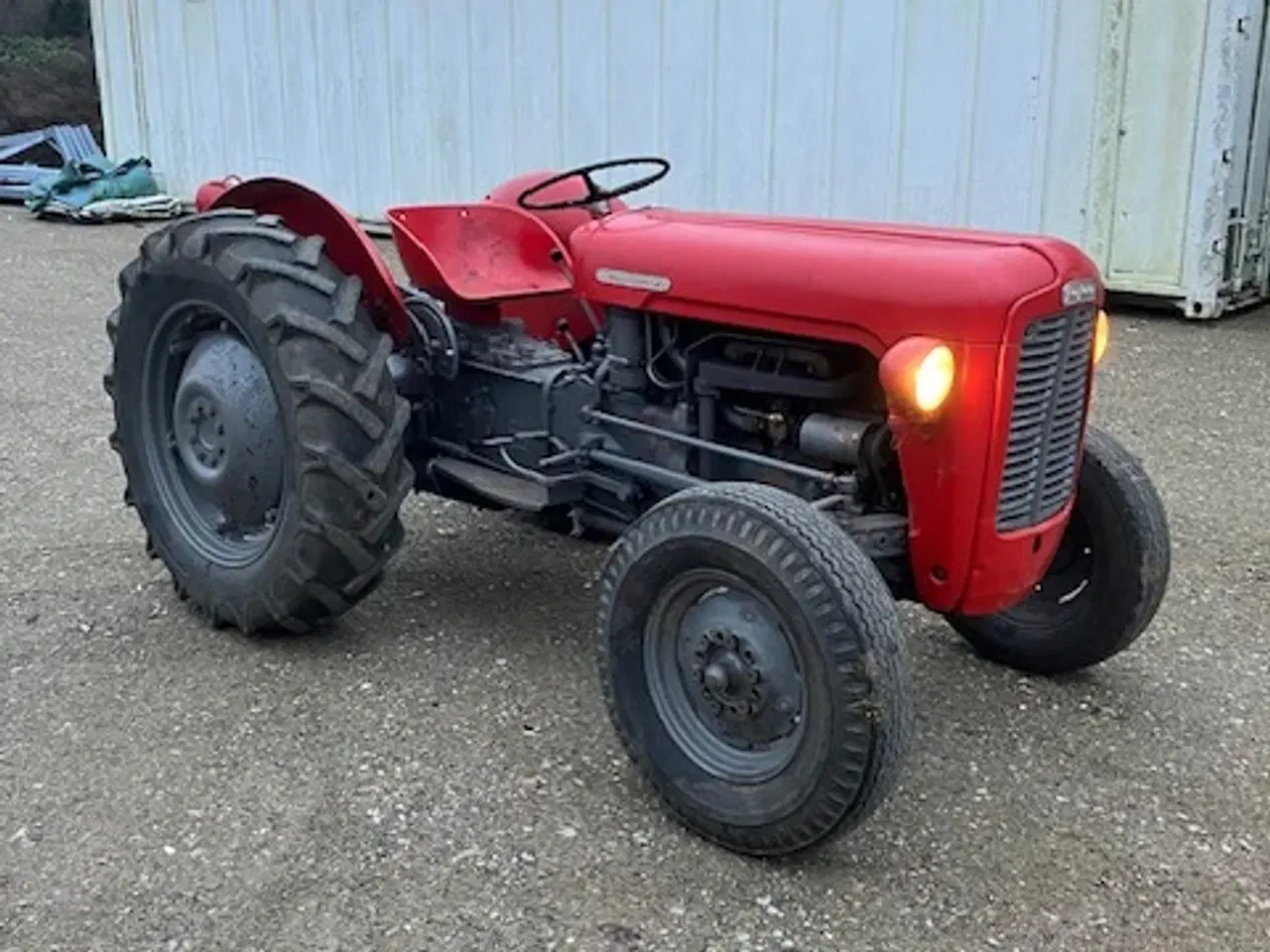 Billede 2 - Massey Ferguson GuldFugel (malet rød og grå)