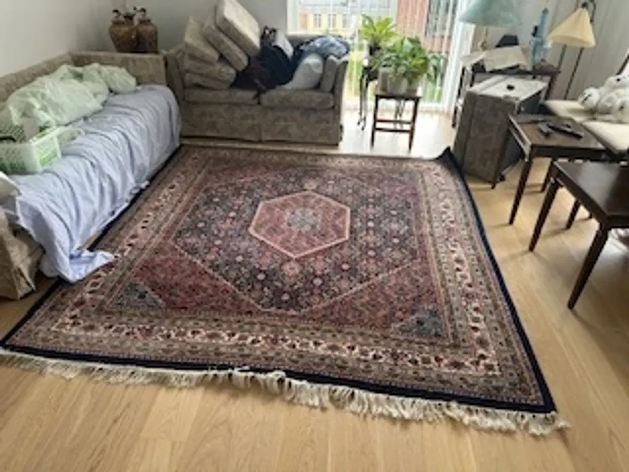 Billede 1 - Ægtetæppe 230 X 220 sælges.