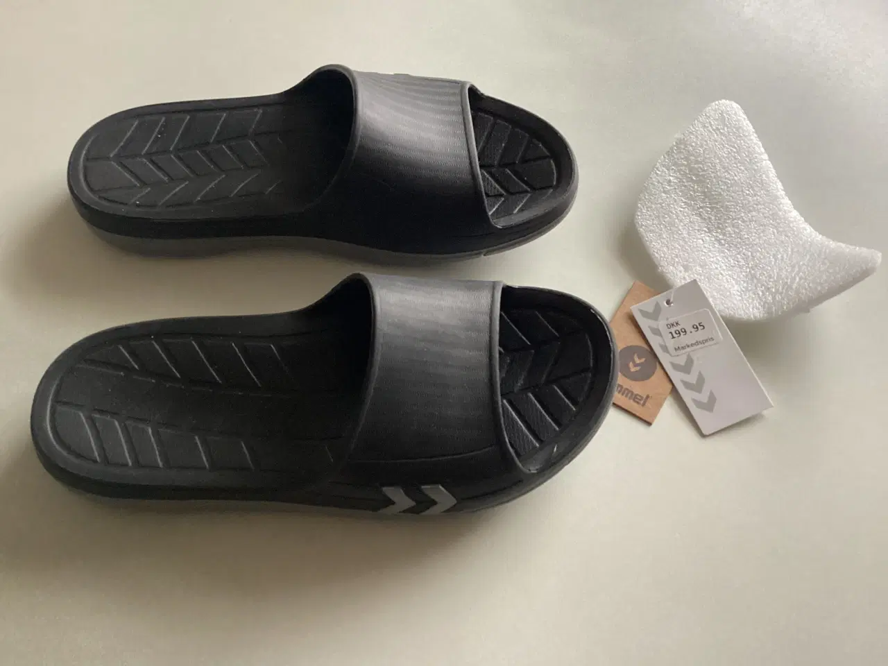 Billede 2 - Nye Hummel badesandaler