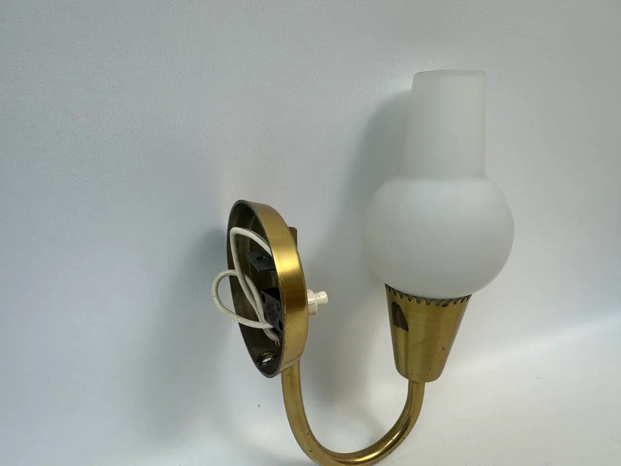 Billede 5 - Vintage lampe i messing /opalglas (LYFA)