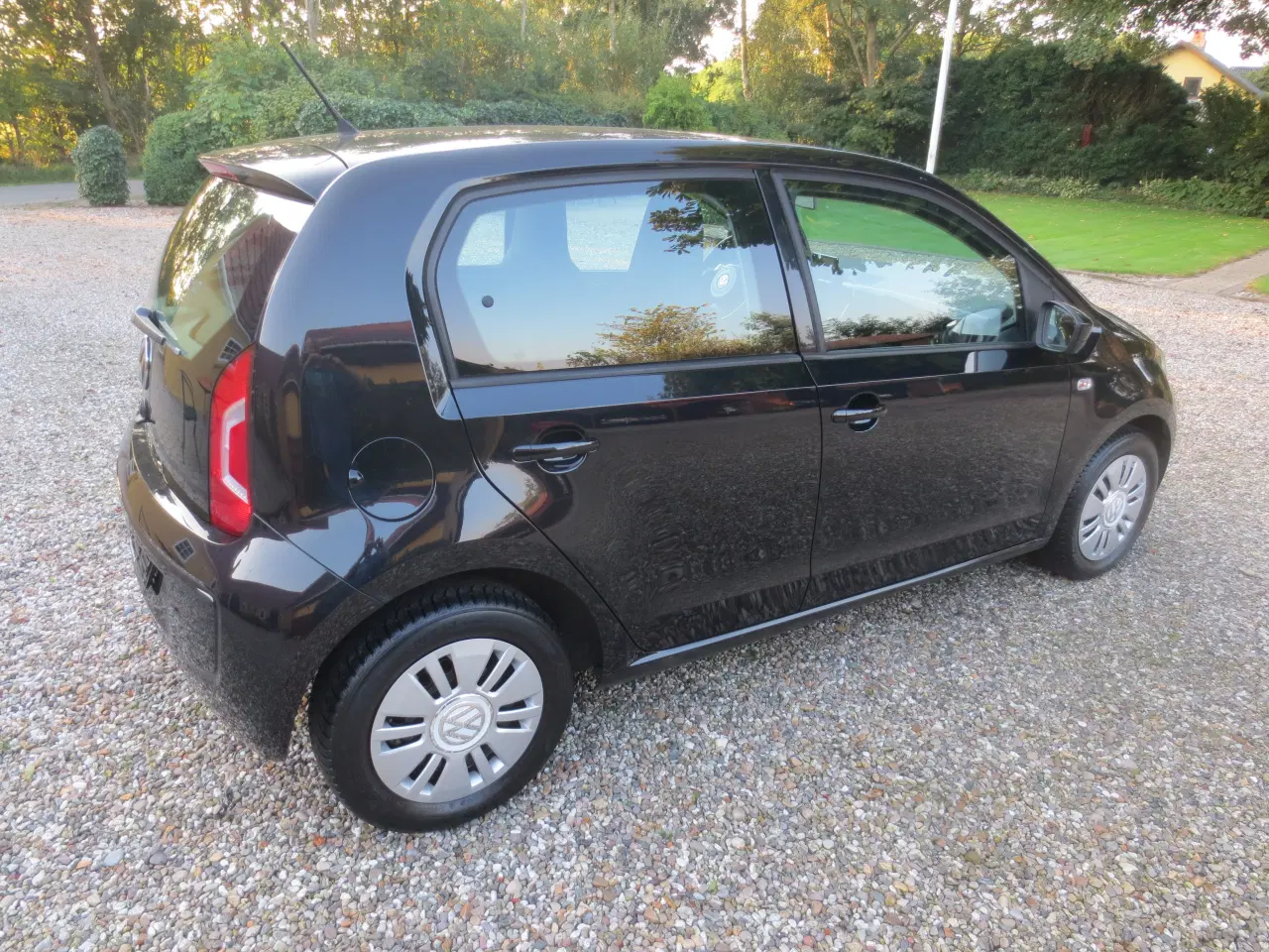 Billede 3 - VW Up ! 1.0 i 5 D. År 2015. Km 116..