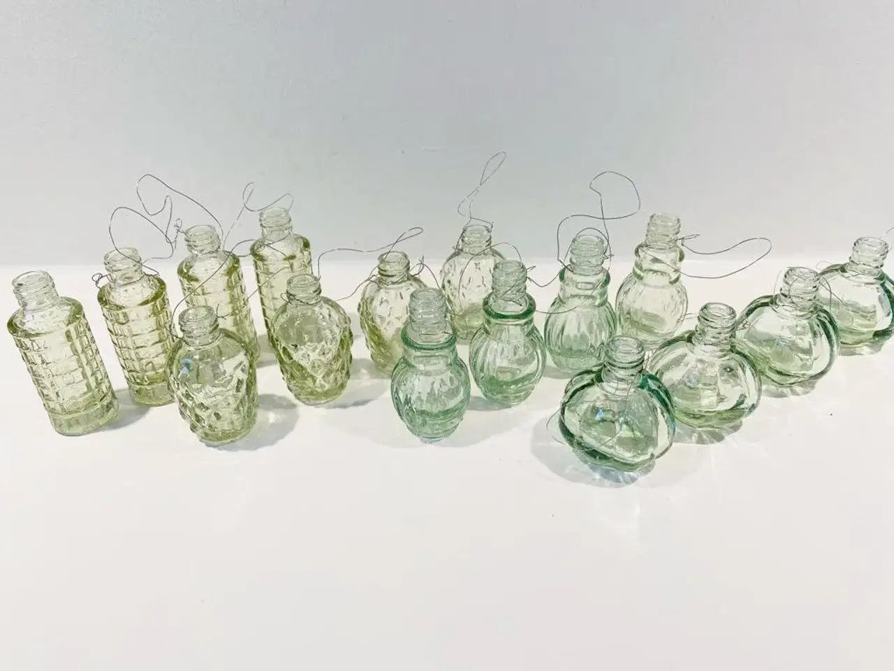 Billede 1 - 16 miniature vaser