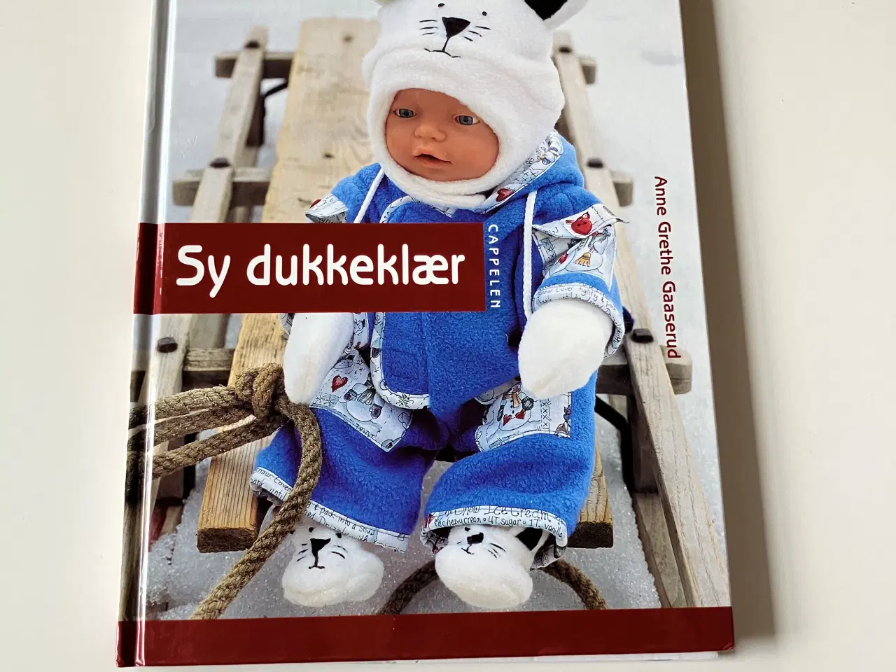 Billede 1 - Sy dukkeklær. Av Anne Grethe Gaaserud  (Norsk)