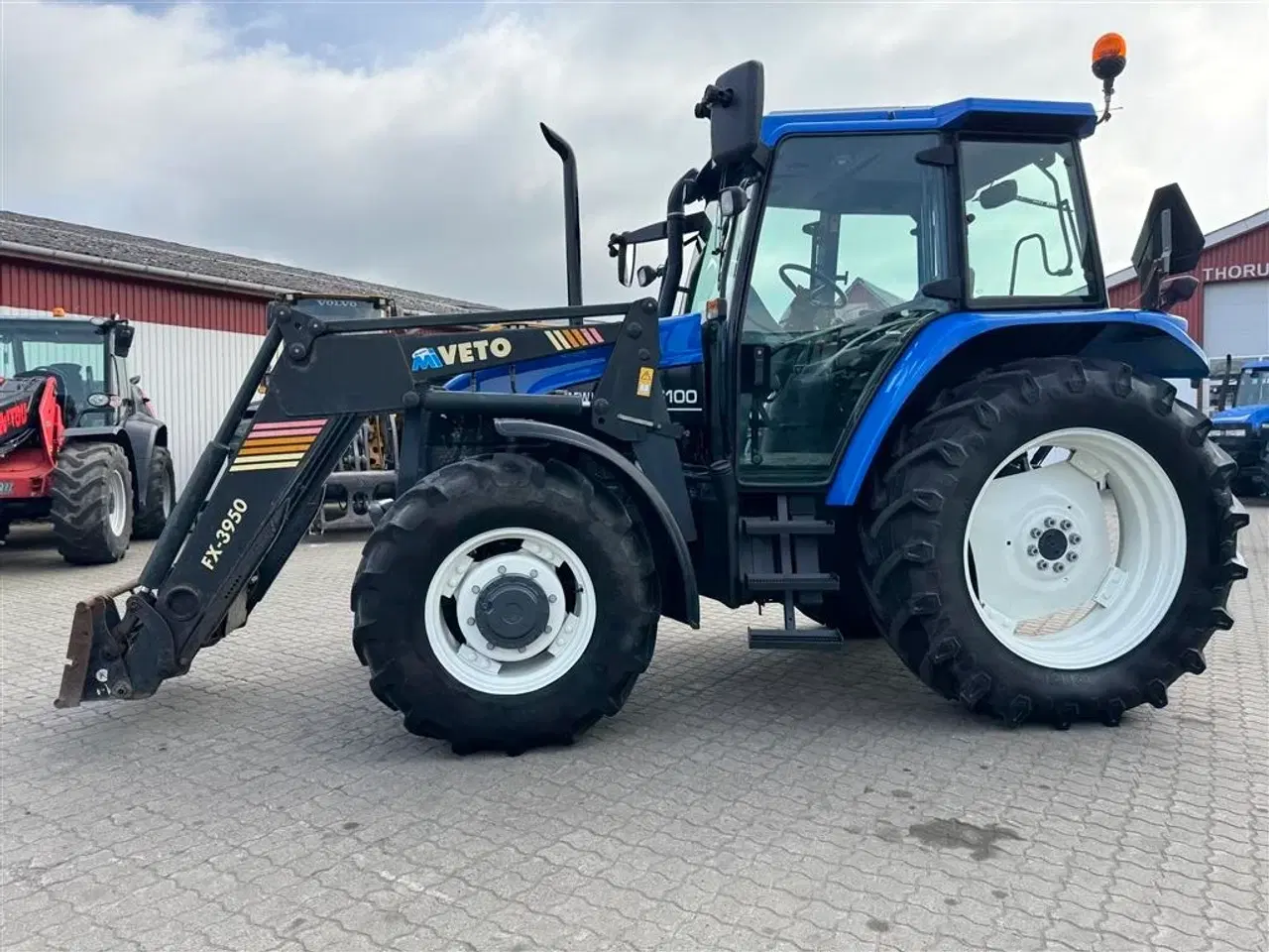 Billede 3 - New Holland TS100 KUN 3900 TIMER! MED VENDEGEAR VED RATTET OG AIRCON!