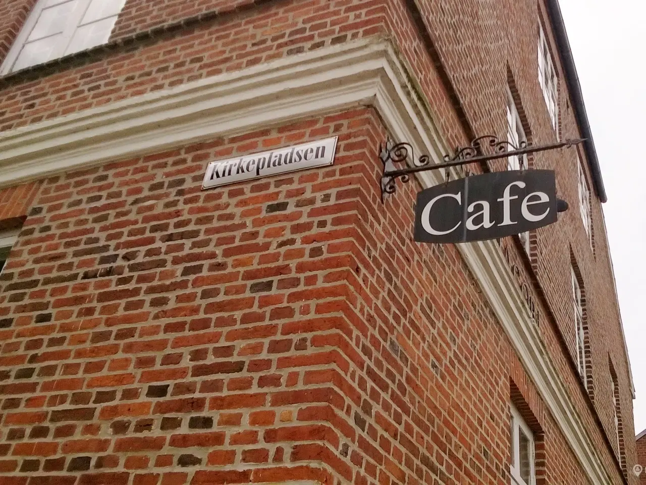 Billede 2 - Café centralt i Varde