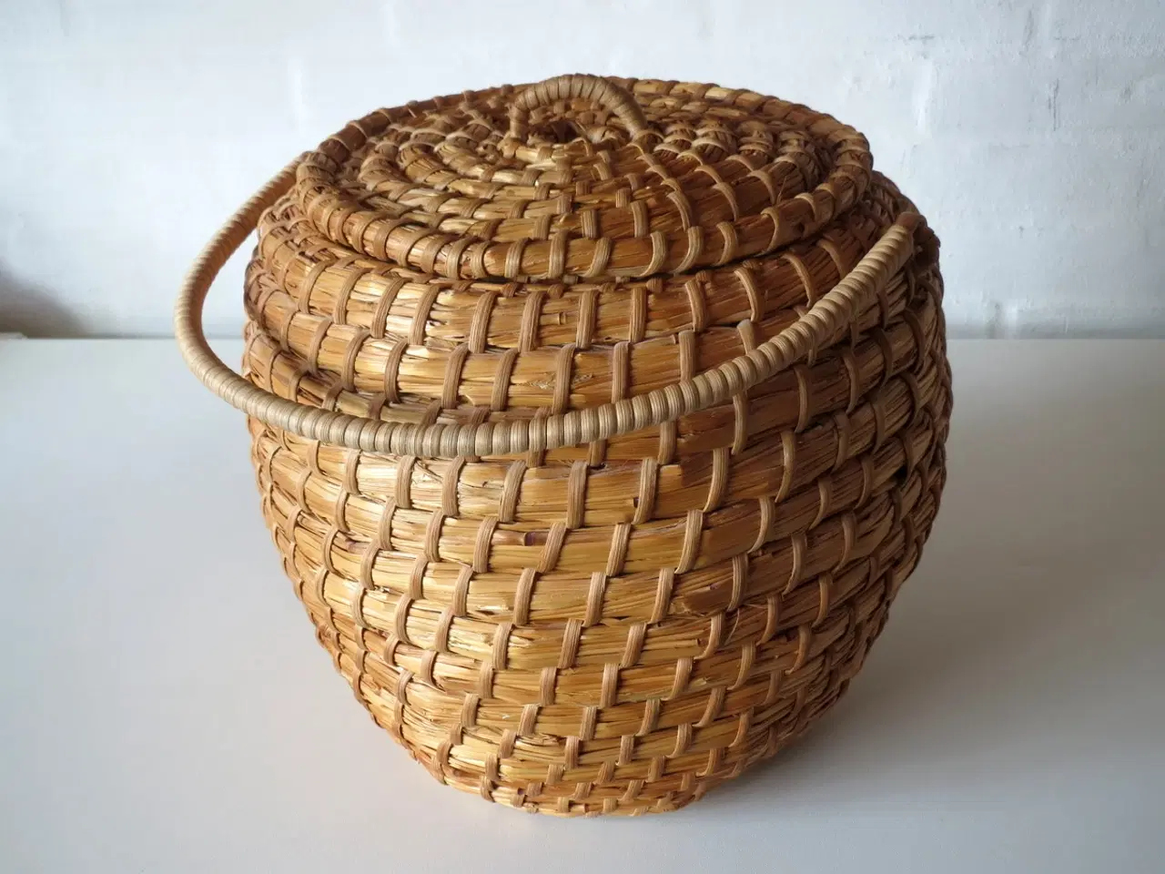 Billede 2 - Gammel flettet kurv