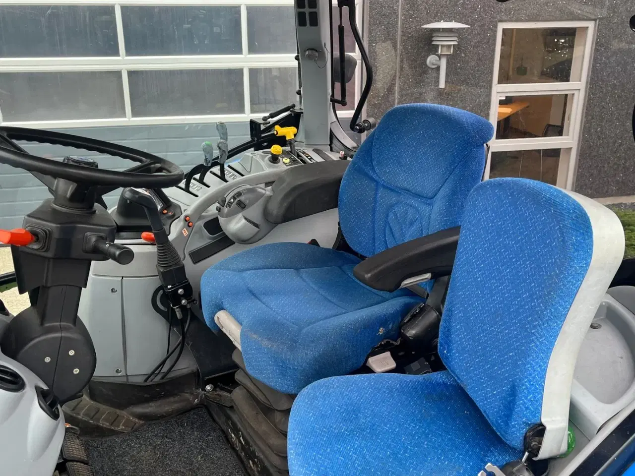 Billede 5 - New Holland T6020 Plus, med frontlæsser