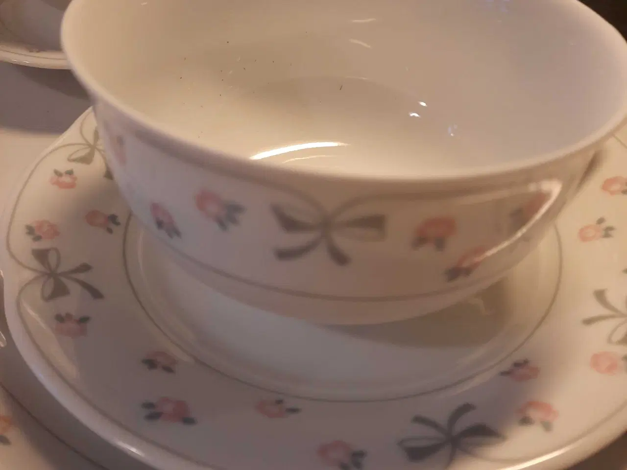 Billede 3 - Emely Rose 18 dele 150kr