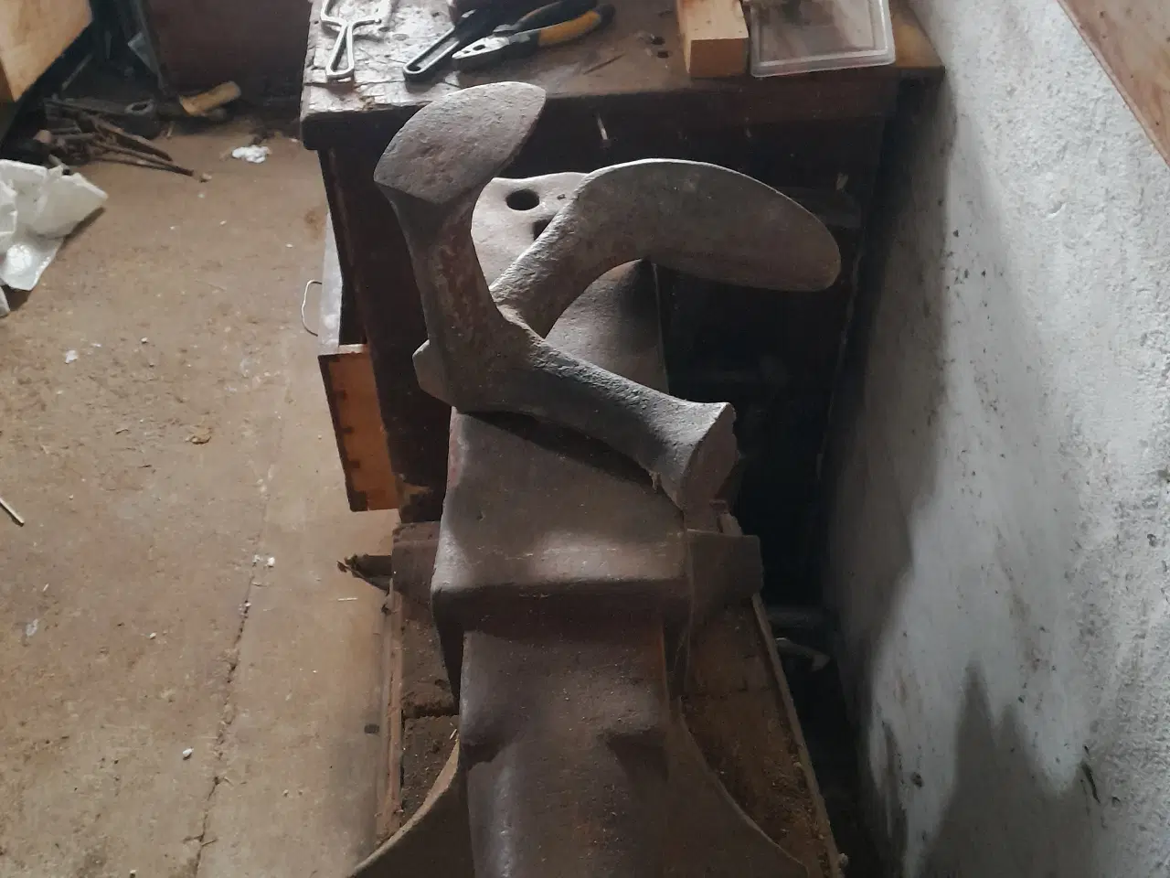 Billede 5 - Ambolt med fod. 