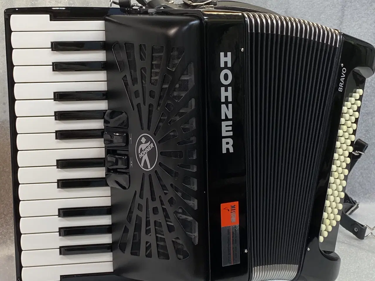 Billede 10 - Hohner Bravo 60 harmonika – næsten ny